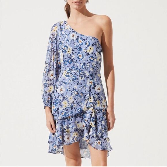 NWT ASTR The Label One Shoulder Dress Medium - Picture 1 of 10